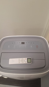 Напольный кондиционер Electrolux (2 фото из 5)