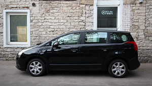 M/V Peugeot 5008 1,6 88kw 7 kohta (2 foto / 10)
