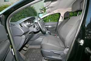M/V Peugeot 5008 1,6 88kw 7 kohta (10 foto / 10)
