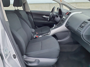 Autorent Toyota Auris hybrid (3 foto / 5)