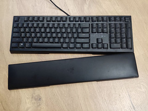 Клавиатура Razer (8 фото из 8)