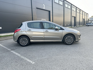 Peugeot 308 (5 фото из 11)