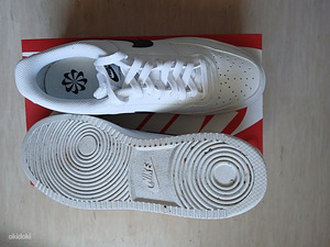 Nike meeste vabaajajalatsid COURT VISION LO NN, valge-must (3 foto / 3)