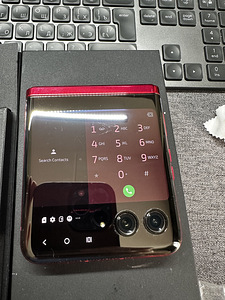 MOROLA RAZR 40 ULTRA 256GB (2 foto / 8)