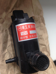 Klaasipuhasti pump KIA SORENTO, Hyundai (2 foto / 3)