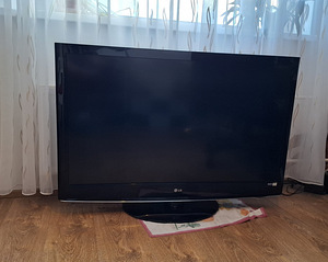 LG 47" Телевизор (1 фото из 5)