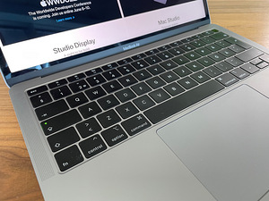 Macbook Air Retina 2018 256GB (4 foto / 4)