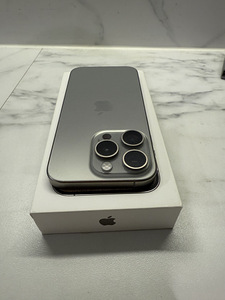 iPhone 15 Pro 256 gb Титан (5 фото из 6)