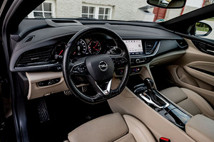 Opel Insignia OPC Line 2.0 125kW (6 foto / 11)