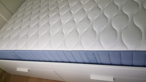Peaaegu uus IKEA voodi + madrats (2 foto / 9)