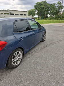 Toyota auris (4 foto / 5)
