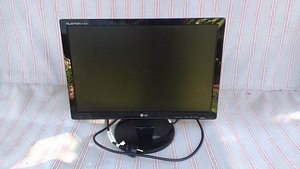Монитор 19 дюймов LG FLATRON