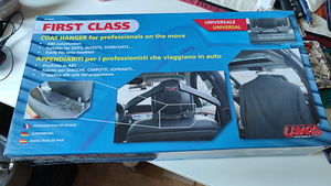 Riidepuu autosse (ülikonnapuu) peatoe külge (2 foto / 2)