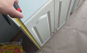 2 белых кухонных шкафа (6 фото из 6)