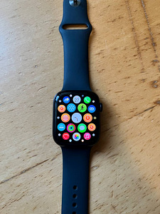 Apple Watch Series 7 45mm GPS - Midnight Black (1 foto / 4)