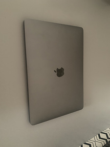 Macbook pro 13 Retina 2020 (2 foto / 3)