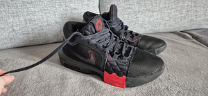 Nike 42 korvpalli (1 foto / 5)