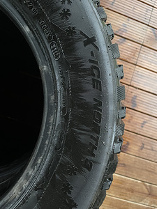 Michelin X-ice North 3 215/65/R16 (4 foto / 4)