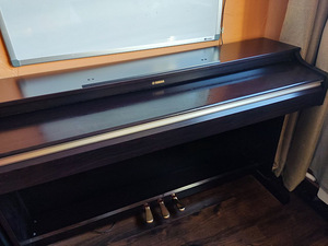Yamaha YDP-162 digitaalklaver (4 foto / 4)