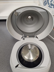 Tsentrifuug Eppendorf MiniSpin Plus (3 foto / 4)