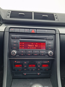 Audi A4 B7 2.0 TDI 125kw (15 foto / 15)