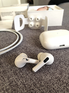 Apple AirPods Pro (2 фото из 3)