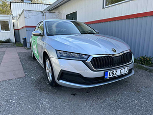 Üürile anda sõiduautod Skoda Octavia (5 foto / 6)