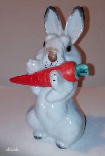 ЛФЗ заяц с морковкой 1950 г (фото #1)