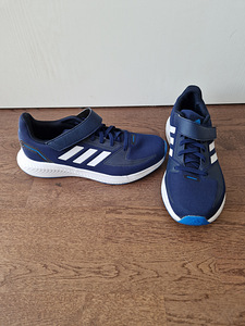 Adidas tossud s40 (1 foto / 3)