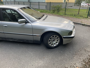 BMW 728 e38 (2 foto / 7)