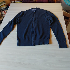 Meeste kampusun Tommy Hilfiger,Guees,Gamel Activ (2 foto / 9)