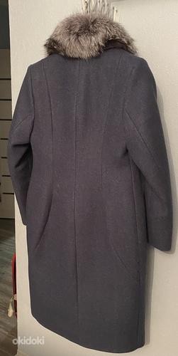 Шерстяное пальто с натуральным мехом (фото #2)