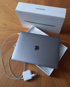 Macbook Air 13" M1 256GB (2 foto / 5)