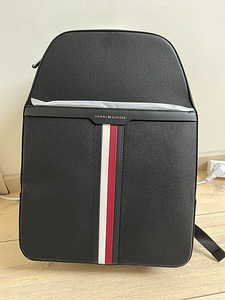 Tommy Hilfiger (3 фото из 3)