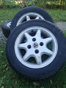 Шипованные шины + диски 175/65 r14 (2 фото из 3)