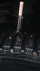 5x120 оригинальные диски BMW 205/55R16 шипованные шины HANKO (3 фото из 3)