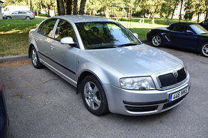 Skoda Superb (3 фото из 6)