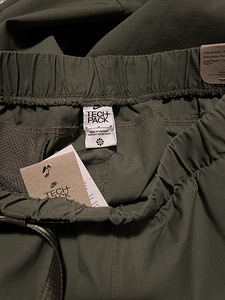 Брюки Nike Tech Pack Woven Pants Olive (5 фото из 9)