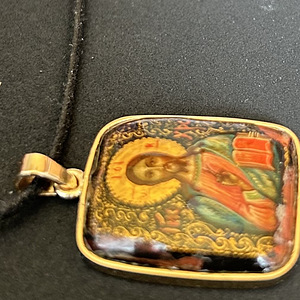 Kuldne ripats. Amulett (2 foto / 6)