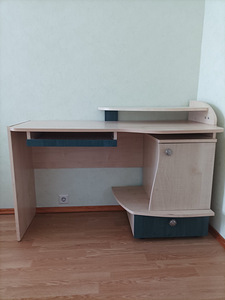 Kirjutus- ja arvuti laud (2 foto / 2)