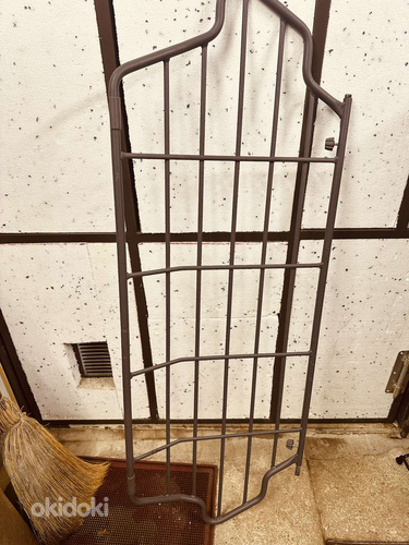 Volvo V40 koeravõrk