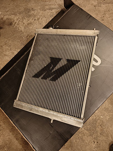 Mishimoto jahtusradiaator Mitsubishi Evolution 7/8/9 (1 foto / 3)