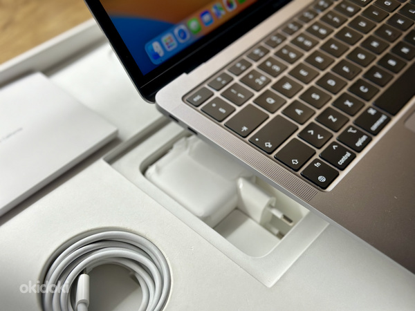 Apple MacBook Air 13" M1 8/256GB новый. Количество цикло (фото #3)