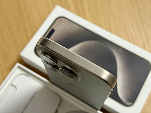 Apple iPhone 15 Natural Titanium 128GB uueväärne, aku 100% (4 foto / 9)
