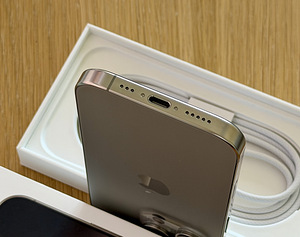 Apple iPhone 16 Pro Natural Titanium 256 uueväärne! Aku 100% (5 foto / 7)