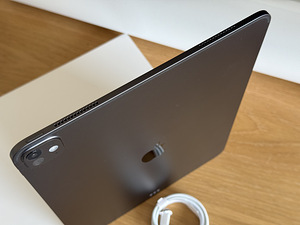 Apple iPad Pro 13 M4 256GB WiFi Black uueväärne. Aku 100% (5 foto / 9)