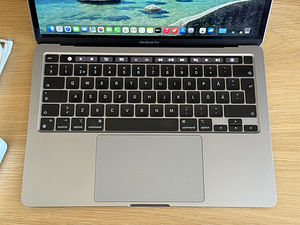 Apple Macbook Pro 13 M1 16/256GB SpaceGray SWE v heas korras (2 foto / 6)