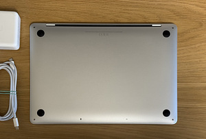 Apple Macbook Pro 13 M2 8/256GB Silver SWE uueväärne Aku 89% (5 foto / 8)