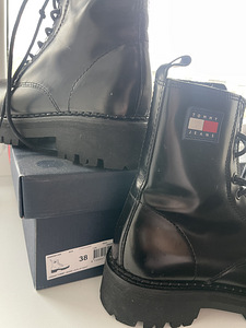 Tommy hilfiger saapad (5 foto / 5)