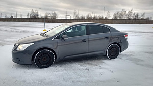 Toyota Avensis 2.0 / 2012 a. (2 foto / 8)